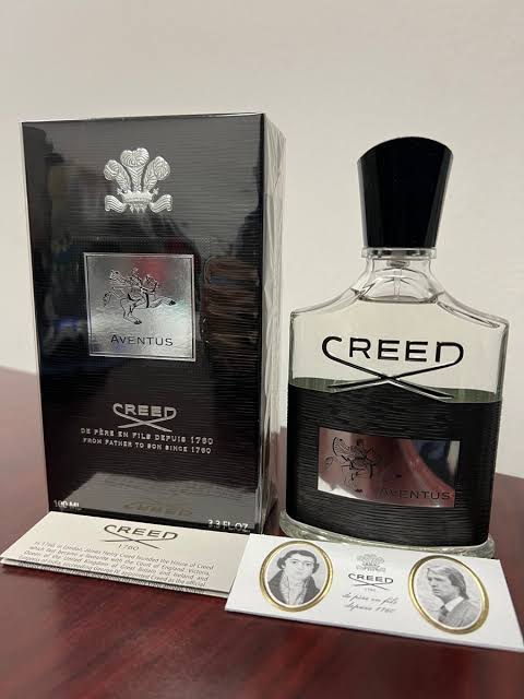 Creed Aventus Eau de Parfum – Woody, Citrus & Fruity Fragrance